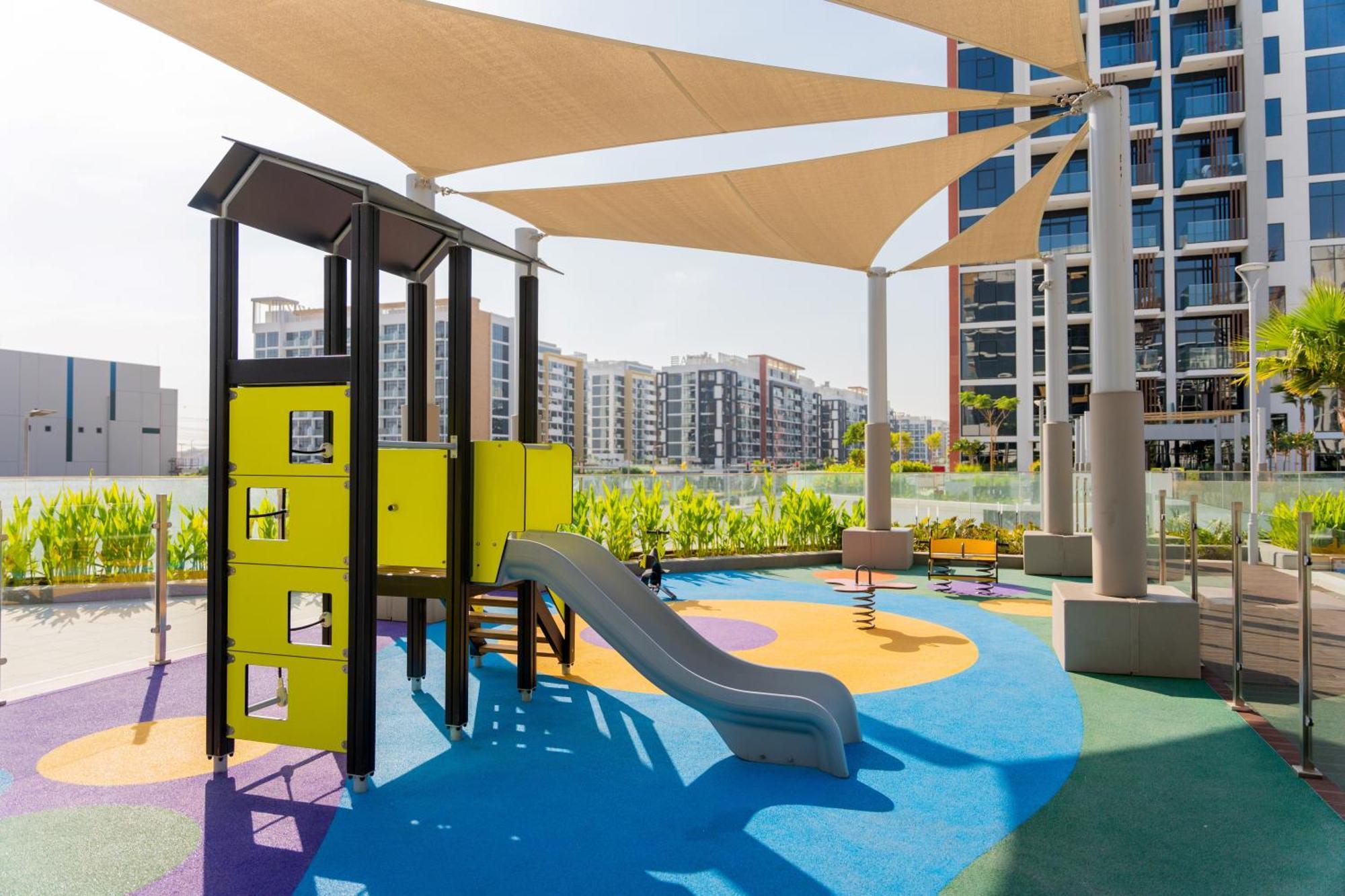 Next Mall With Pool *