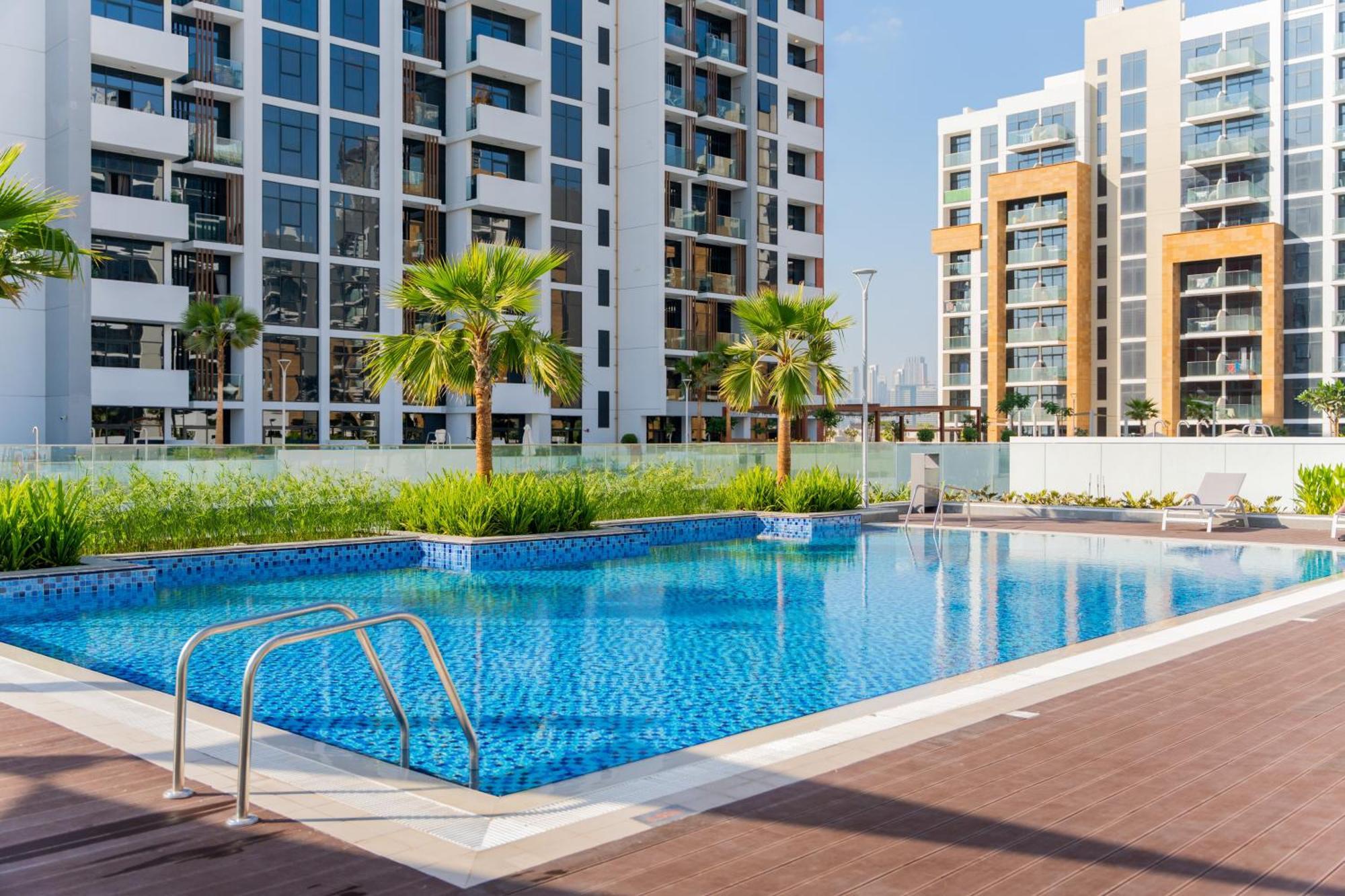 Next Mall With Pool Appartement Dubai